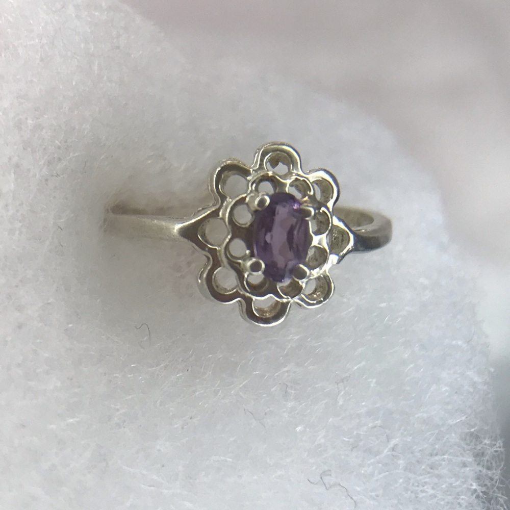 Vintage Sterling Silver 925 Ring Size 5.5 Amethyst stone faceted cut